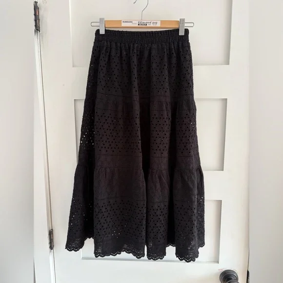 Suzy Shier Black Eyelet Tiered Midi Skirt size M - Picture 4 of 5